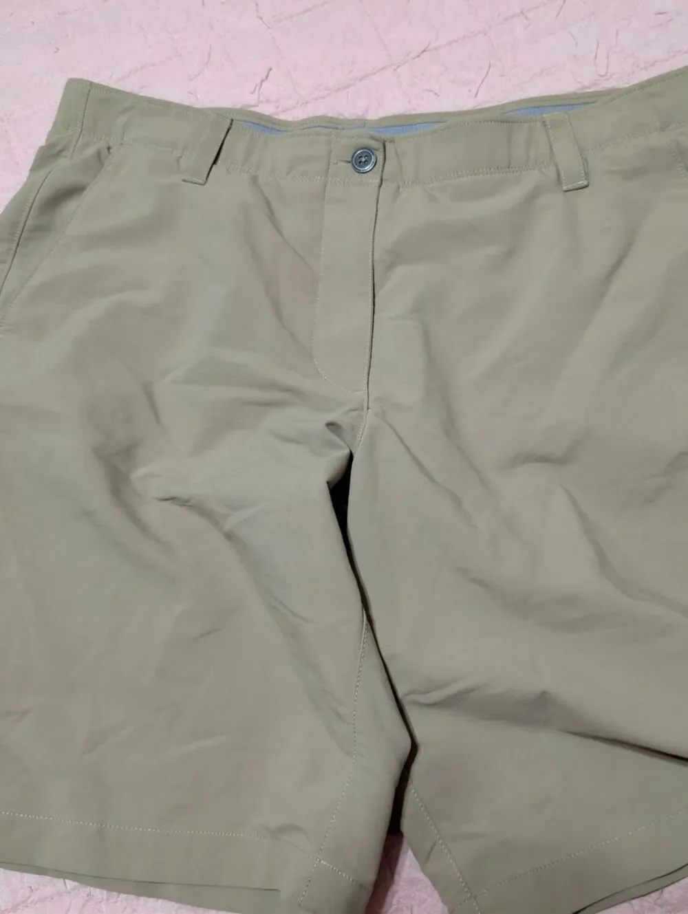 Under Armour Men's Khaki Shorts Size 38
